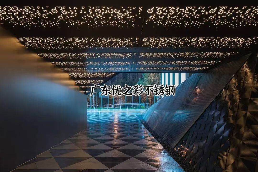 重慶商業(yè)街驚現(xiàn)“星空頂”！不銹鋼鏡面蜂窩板打造夢(mèng)幻購(gòu)物新體驗(yàn)